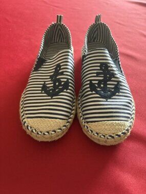 Crown and Ivy "Skylar" Espadrilles NWOT Size 6.5